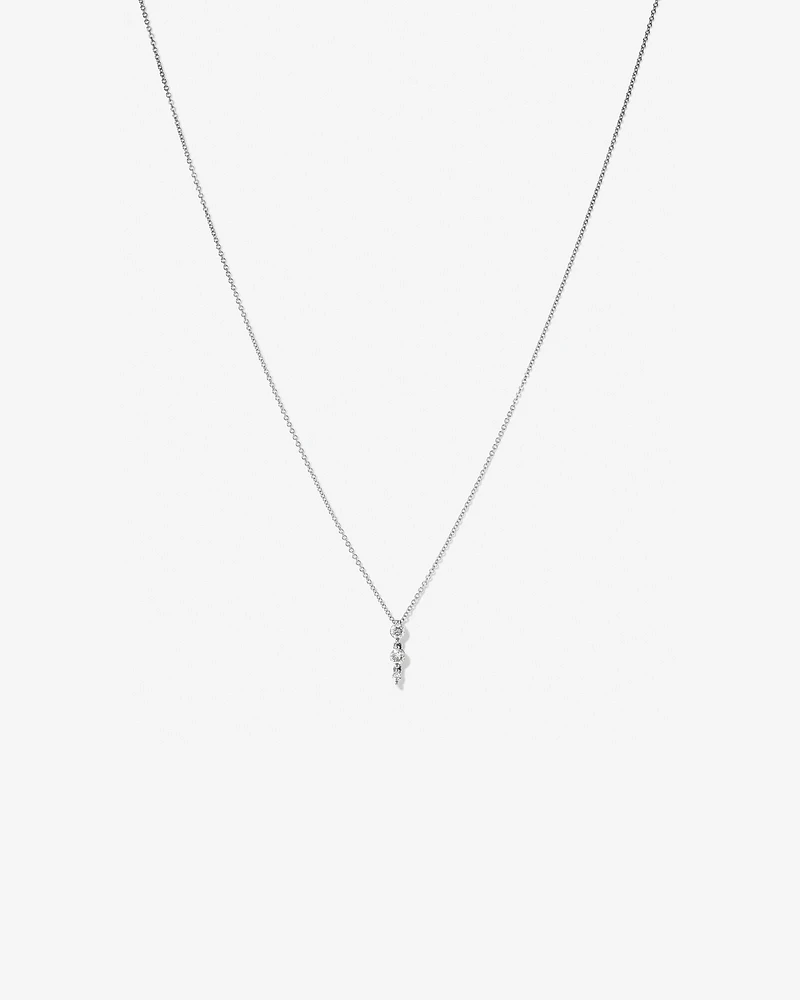 Graduated Drop Necklace with 0.28 Carat TW of Diamonds in 18kt White Gold