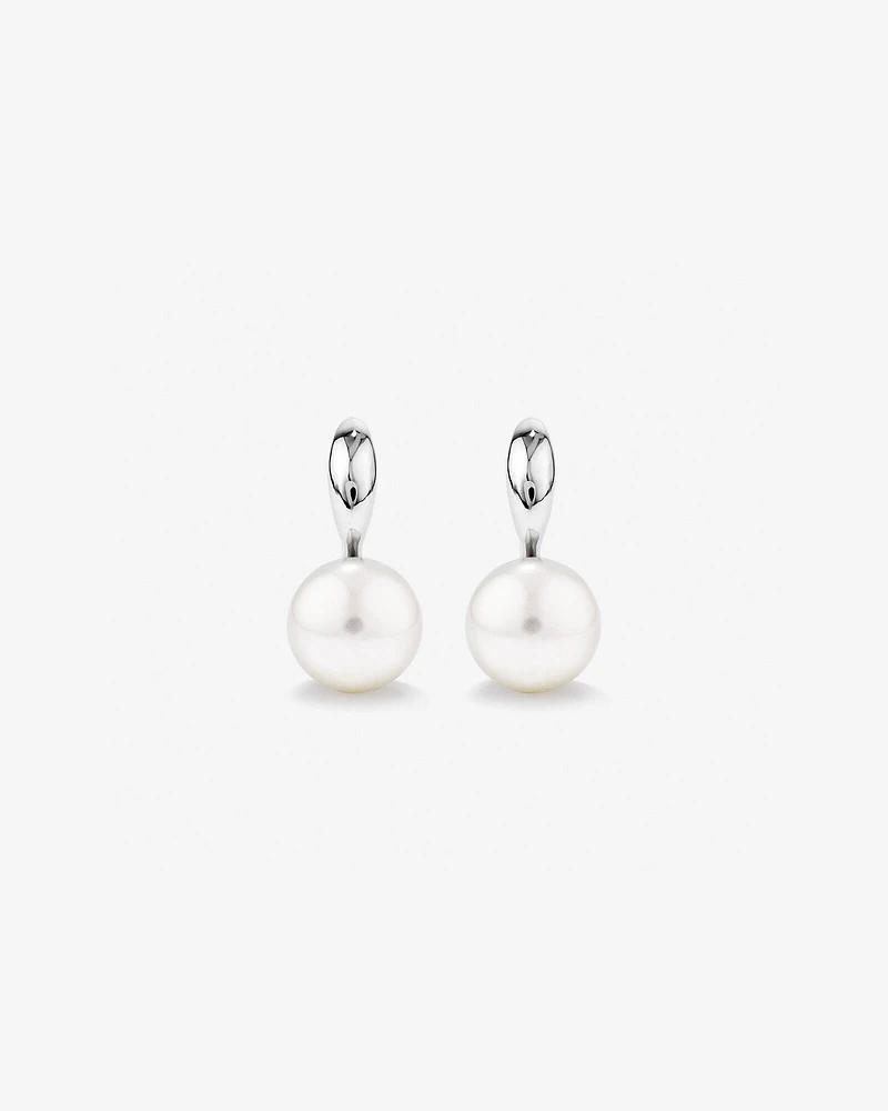 Hook Earrings with Freshwater Pearls in Sterling Silver