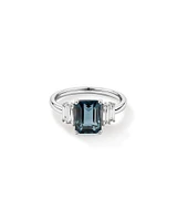 Bague Avec Topaze Bleue De Londres Taille Émeraude Et 0,30 Carat Pt De Diamants Taille Baguette En Or Blanc 14 Ct