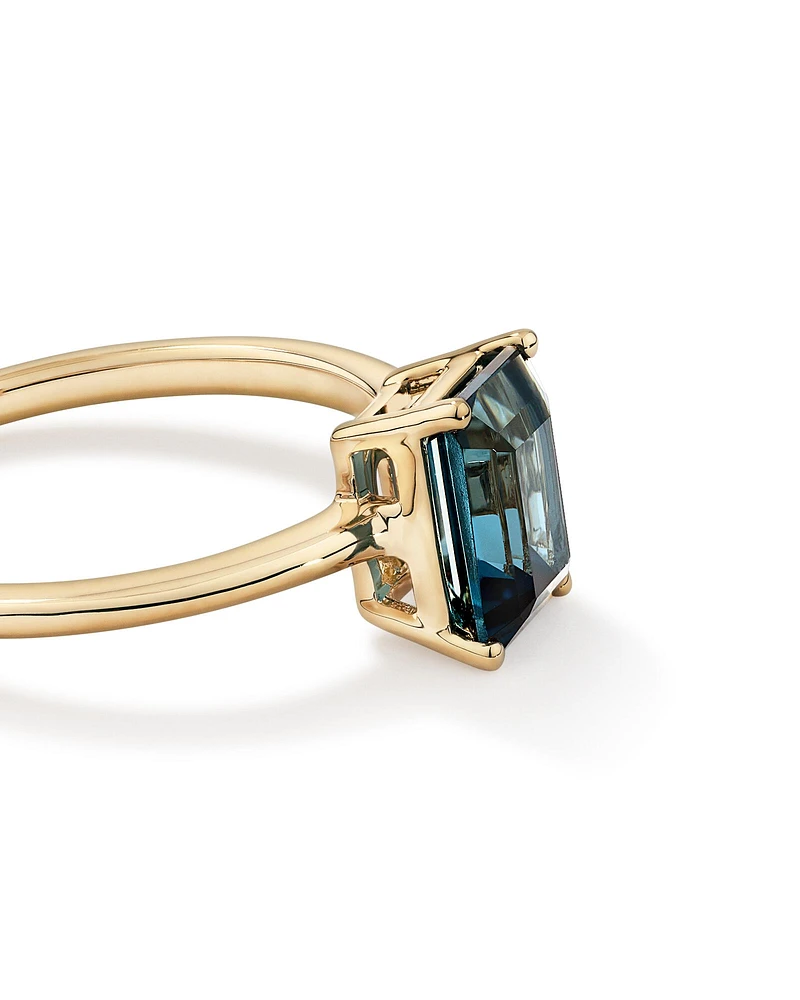 Emerald Cut London Blue Topaz Gemstone Solitaire Ring in 10kt Yellow Gold