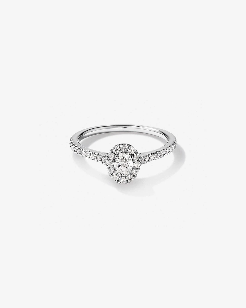 Bague à halo ovale en or blanc 14 K avec diamants totalisant 0,50 ct