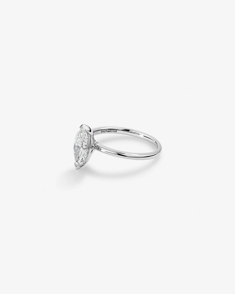 Bague de fiançailles solitaire avec un diamant cultivé en laboratoire de 1,25 carat au total, en or blanc 14 carats.