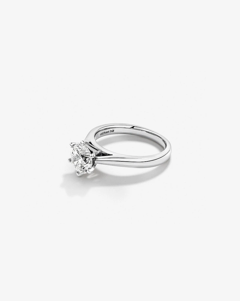 Bague en or blanc 14 K à diamant totalisant 1,5 ct