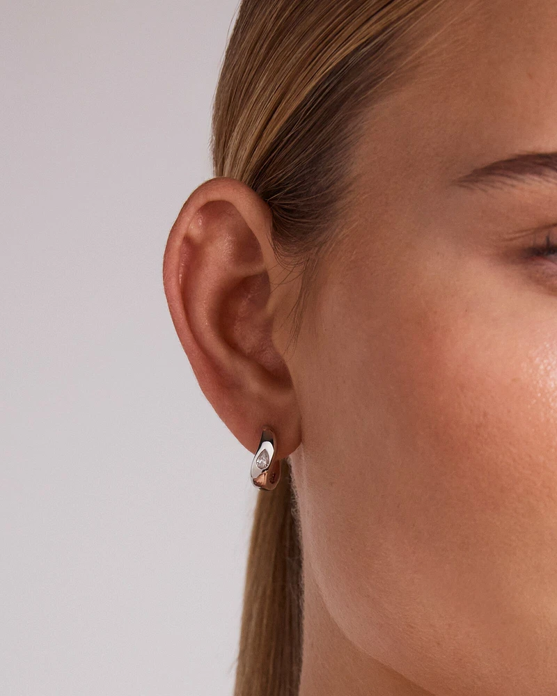 0,20 carat TW boucles d'oreilles créoles avec diamants de laboratoire taille poire en argent sterling