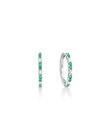 Boucles d'Oreilles Créoles Dot Dash en Émeraude & Diamant avec 0,14 Carat TW en Or Blanc 10kt