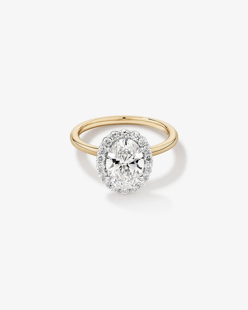 Bague De Fiançailles Halo En Diamant De Laboratoire Taille Ovale De 2,34 Carats Poids Total En Or Jaune Et Blanc 14 Carats