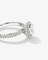 1,30 Carat Poids Total Bague De Fiançailles En Diamant Coupe Ovale Avec Pavé Et Halo, En Platine