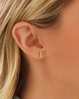 Boutons d'oreilles à barre en or jaune 10 K à diamants totalisant 0,10 ct