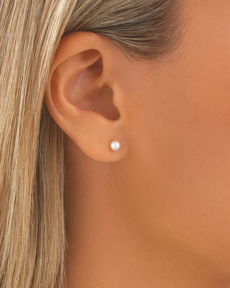 Stud Earrings with 4mm Round Cultured Freshwater Pearl in Silver