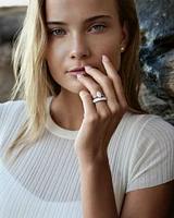 Bague de fiançailles solitaire avec un diamant cultivé en laboratoire de 1,25 carat au total, en or blanc 14 carats.