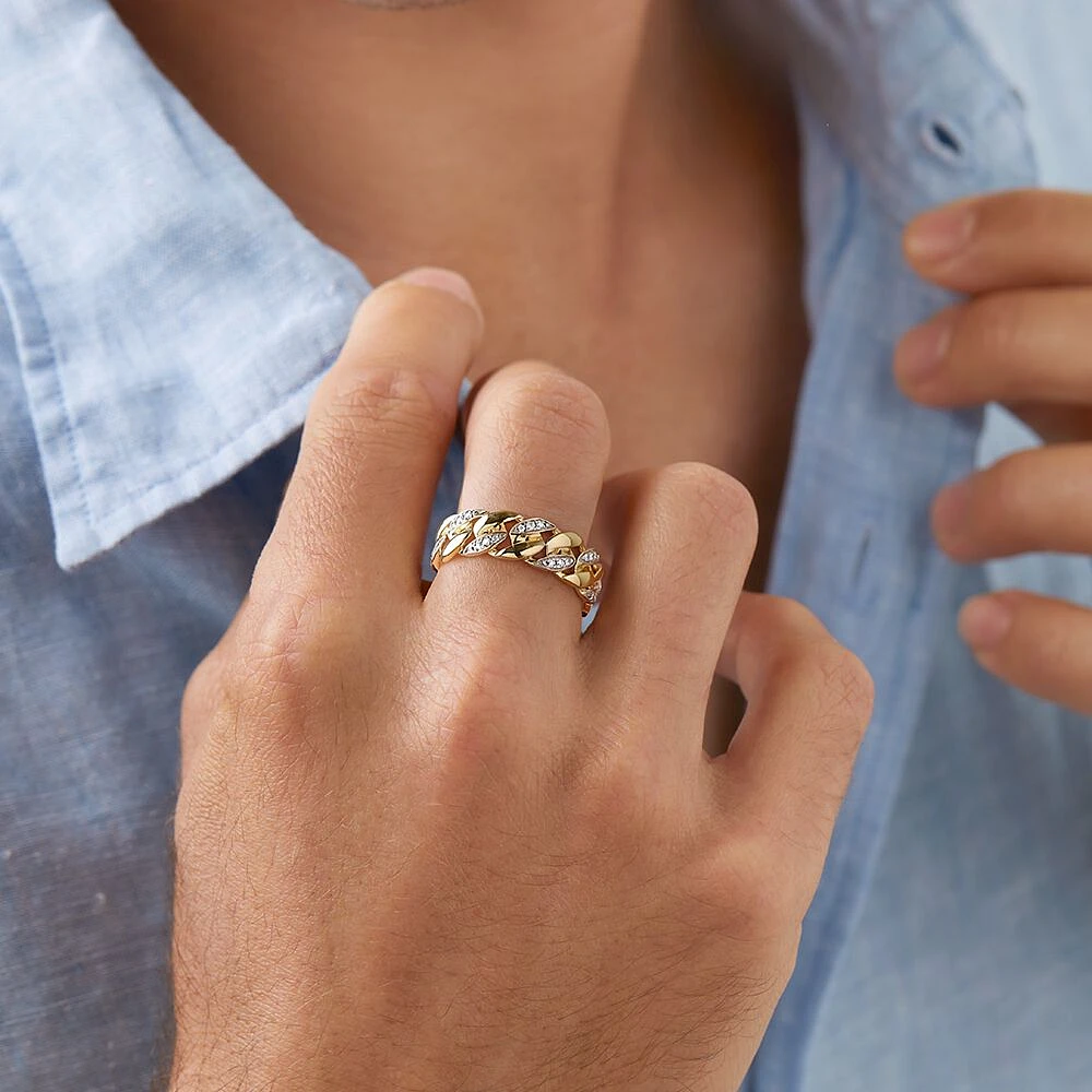 Curb Link Ring with 0.15 Carat TW of Diamonds in 10kt Yellow Gold