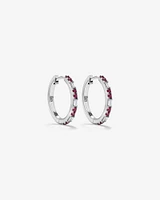 Boucles d'Oreilles Créoles Dot Dash en Rubis & Diamant avec 0,14 Carat TW en Or Blanc 10kt