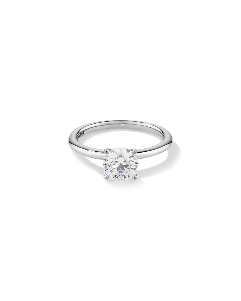 Bague de fiançailles solitaire avec 1,25 carat de diamant cultivé en laboratoire en or blanc 18 carats.