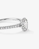 Bague à halo ovale en or blanc 14 K avec diamants totalisant 0,50 ct