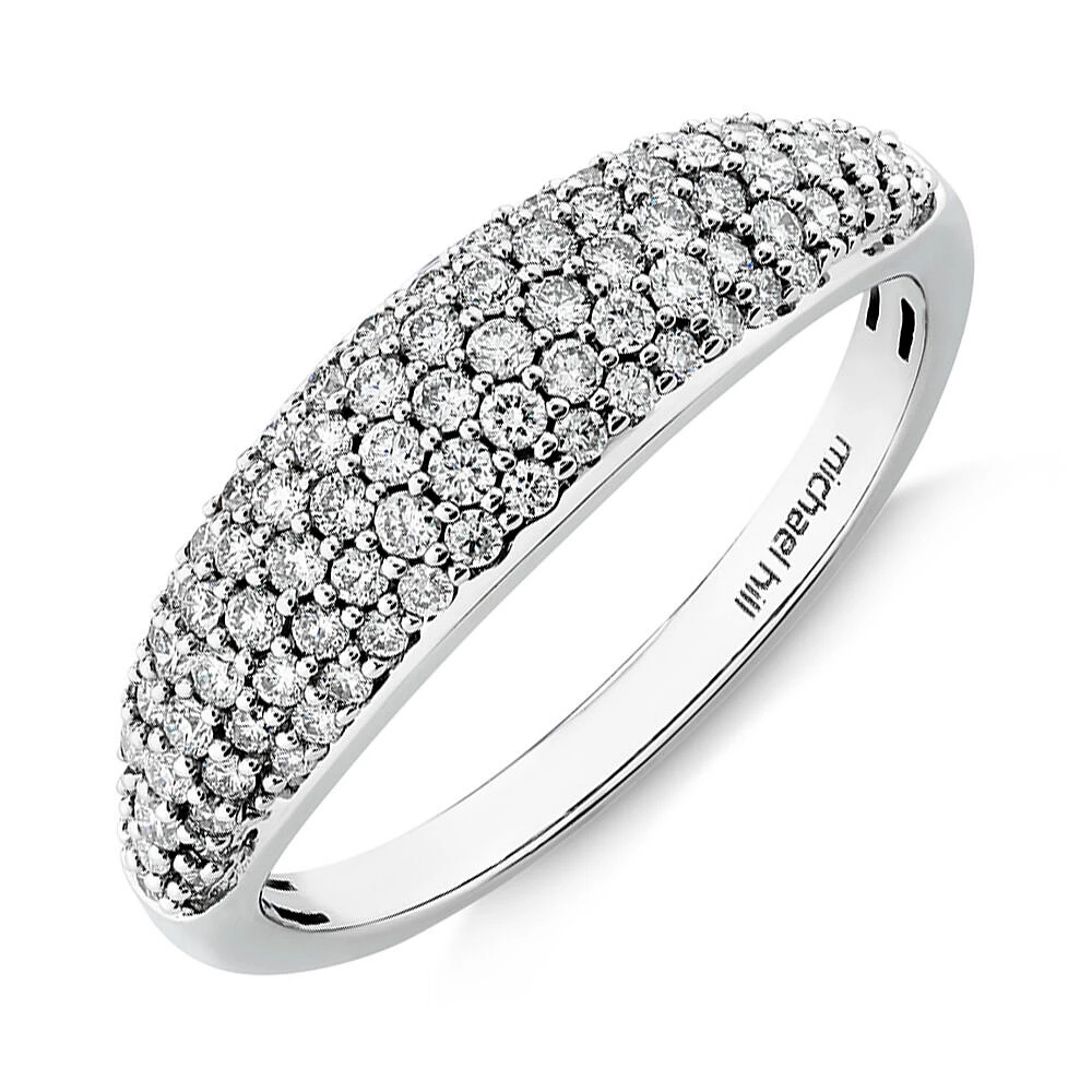 Bague à pavé en or blanc 10 K avec diamants totalisant 0,50 ct