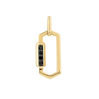 Pendentif en or jaune 10 carats pour homme avec 0,10 carat de diamants noirs taille brillant sur une chaîne arrondie creuse en or jaune 10 carats.