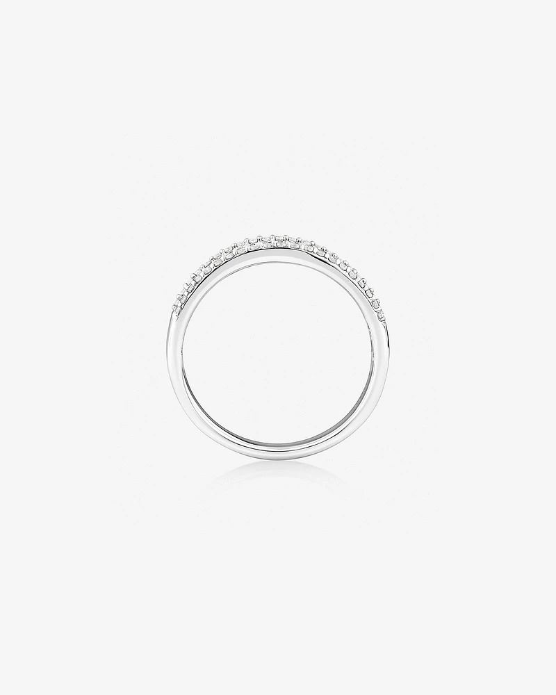 Bague en or blanc 10 K à rangs multiples de diamants totalisant 0,50 ct