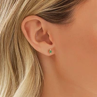 Boucles d'oreilles à trois pierres en or jaune 10 K avec diamants totalisant 0,04 ct