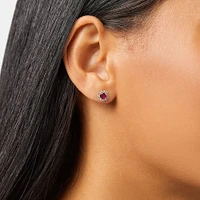 Boutons d'oreilles à halo en or jaune 10 K avec rubis naturel et diamants totalisant 0,28 ct