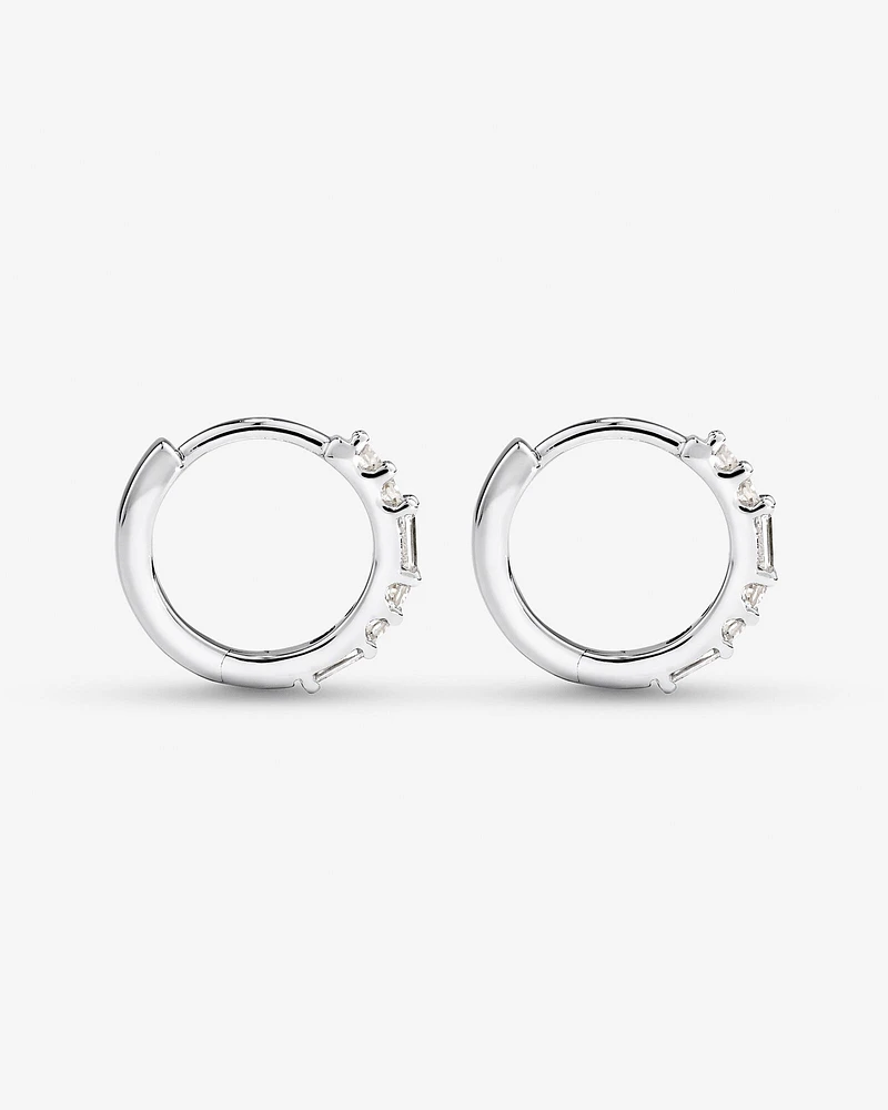 Boucles d'Oreilles Mini Créoles Dot Dash de Diamant de 0,13 Carat TW en Or Blanc 10kt