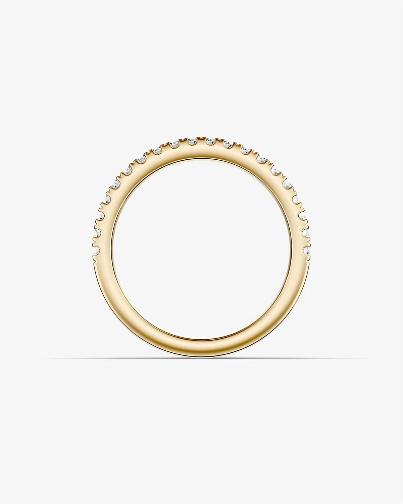 Alliance en or blanc 14 K avec diamants totalisant 0,34 ct