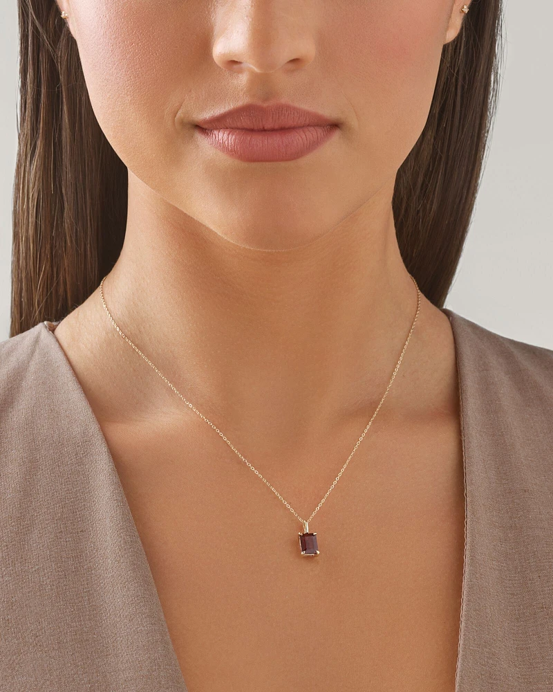 Garnet Pendant in 10kt Yellow Gold