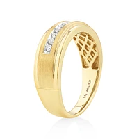 Ring with 0.15 Carat TW of Diamonds in 10kt Yellow Gold