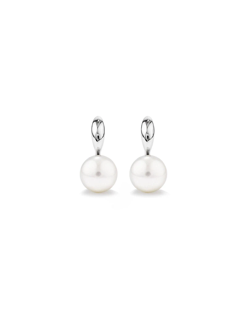 Hook Earrings with Freshwater Pearls in Sterling Silver