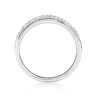 Bague en or blanc 10 K à rangs multiples de diamants totalisant 0,50 ct