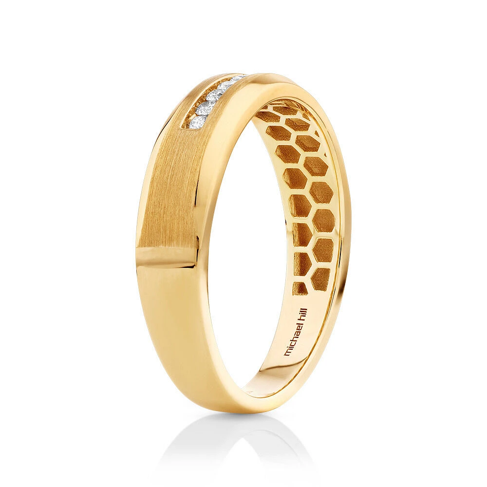 Ring with 0.15 Carat TW of Diamonds in 10kt Yellow Gold