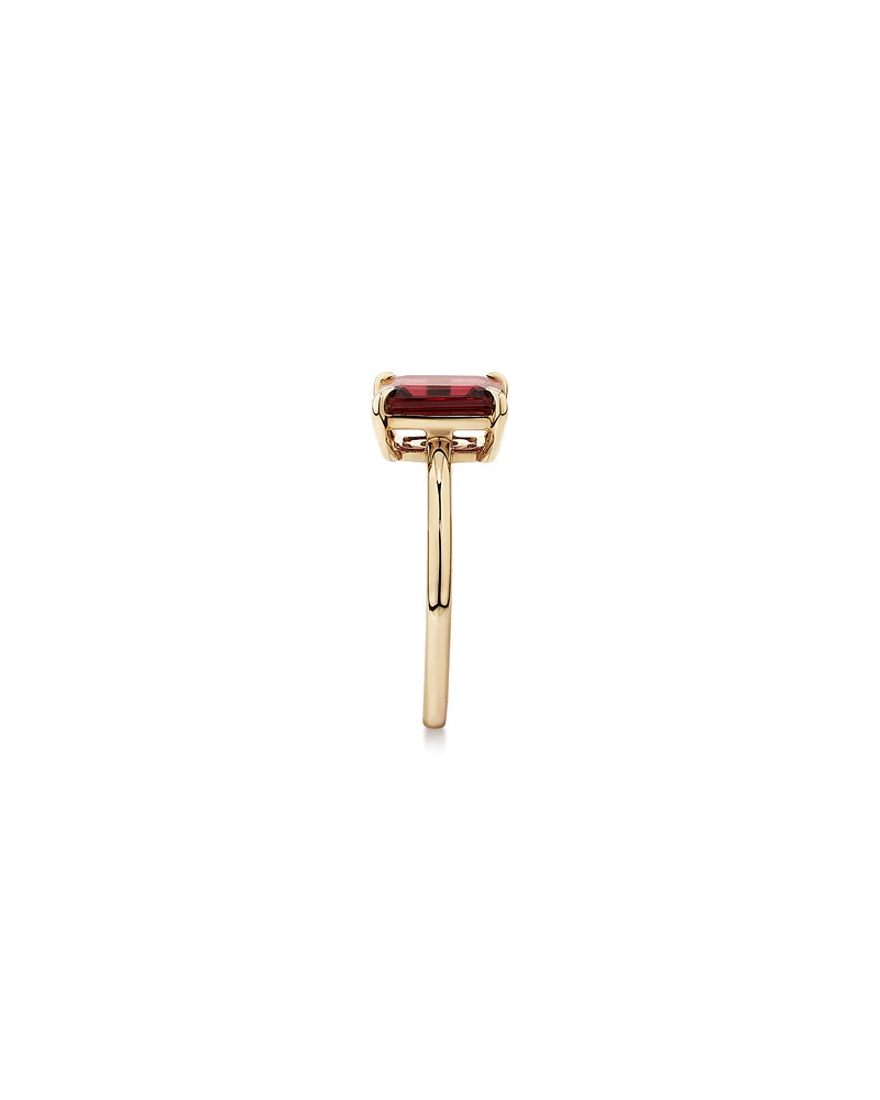 Garnet Ring in 10kt Yellow Gold