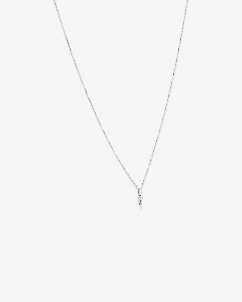 Graduated Drop Necklace with 0.28 Carat TW of Diamonds in 18kt White Gold