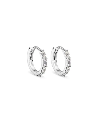 Boucles d'Oreilles Mini Créoles Dot Dash de Diamant de 0,13 Carat TW en Or Blanc 10kt