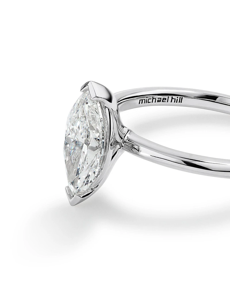 Bague de fiançailles solitaire avec un diamant cultivé en laboratoire de 1,25 carat au total, en or blanc 14 carats.