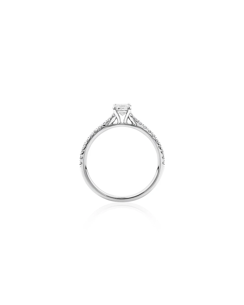 Bague de fiançailles en or blanc 14 K avec diamants totalisant 0,50 ct