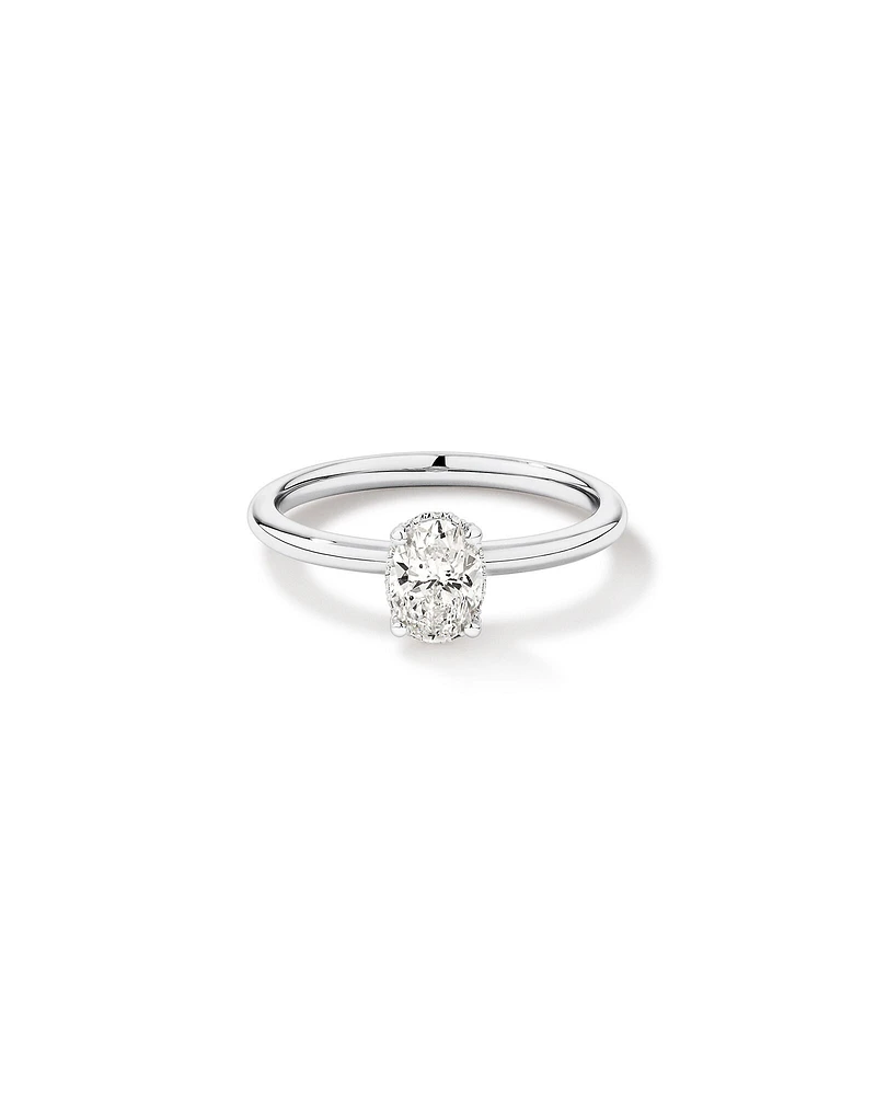 0,68 Carat Poids Total Bague De Fiançailles En Diamant Solitaire Coupe Ovale, Pavé Avec Halo Caché, En Platine