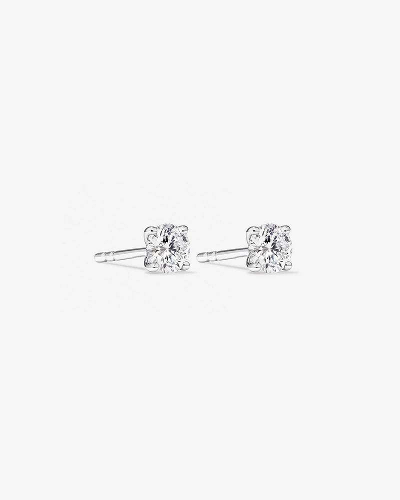 0,50 Carat TW Boucles d'oreilles puces solitaires en diamant en or blanc 18kt