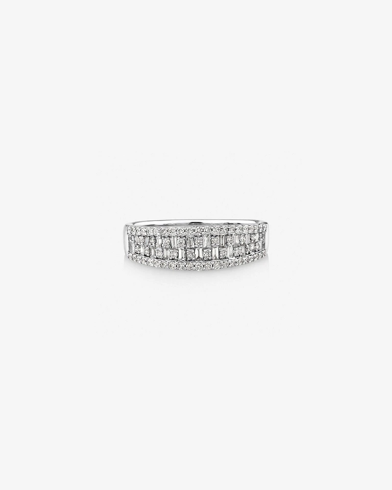 Bague en or blanc 10 K à rangs multiples de diamants totalisant 0,50 ct