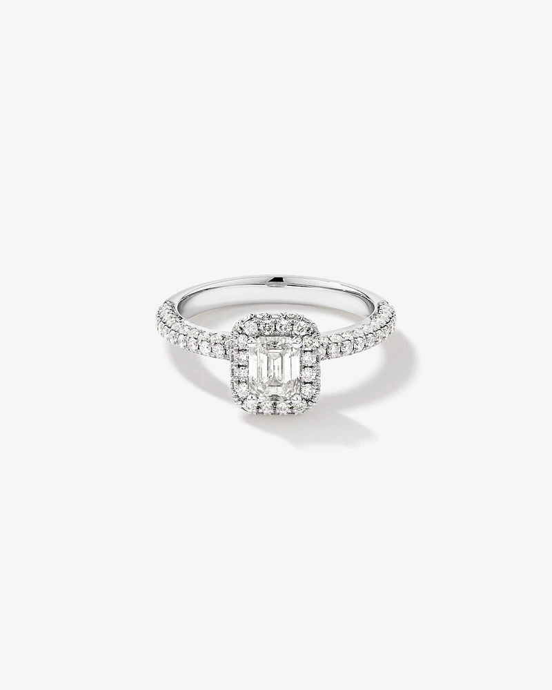 1,30 Carat Poids Total Bague De Fiançailles En Diamant Coupe Émeraude Avec Pavé Et Halo, En Platine