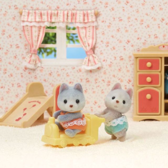 Calico Critters Husky Twins, Set of 2 Collectible Doll Figures with Vehicle Accessory