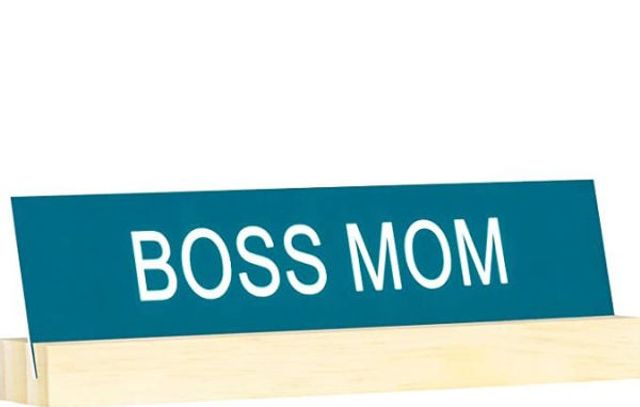 Boss Mom Desk Sign w/Base