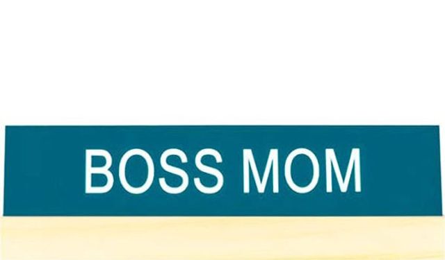 Boss Mom Desk Sign w/Base