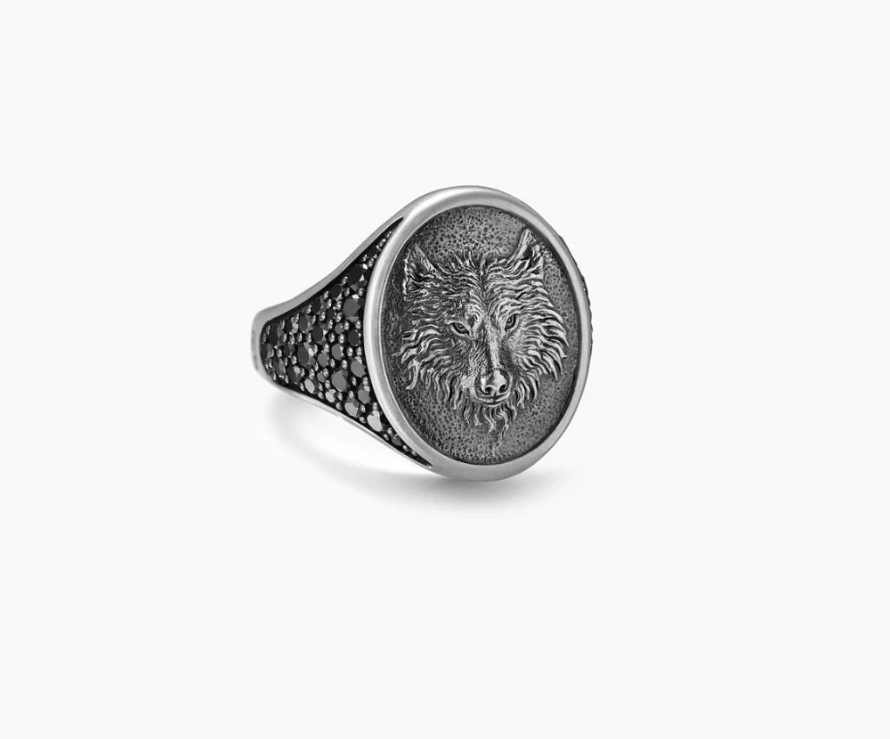 Petrvs Wolf Signet Ring