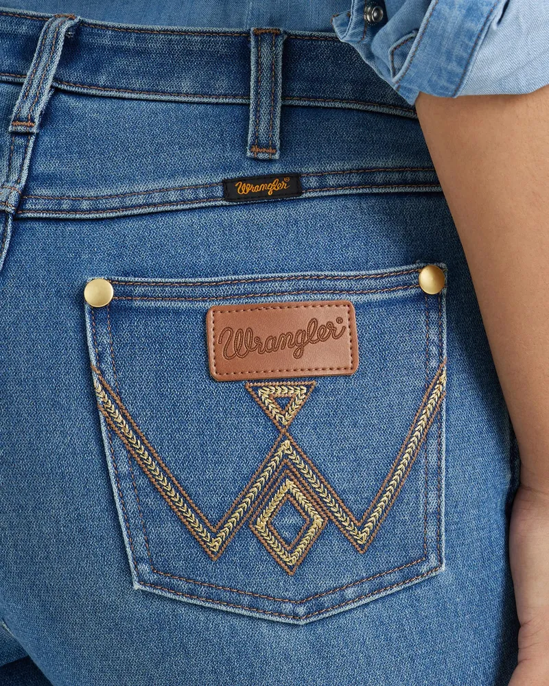 Wrangler® x Yellow Rose by Kendra Scott Mid Rise Boot Cut Wrangler Wreal Medium Blue