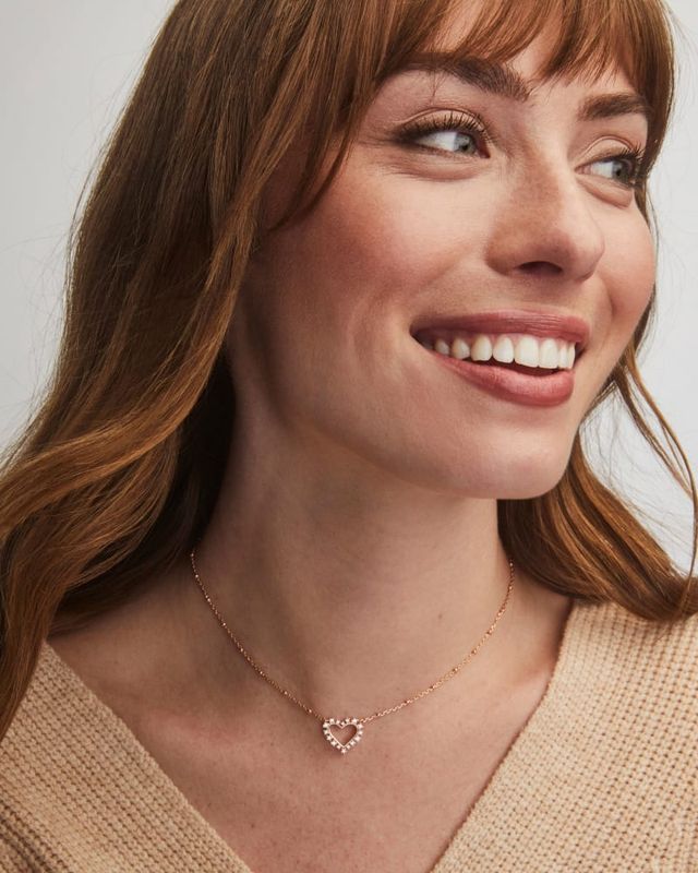 Ari Heart Gold Pendant Necklace in Rose Quartz