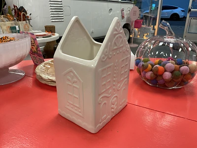 White gingerbread house