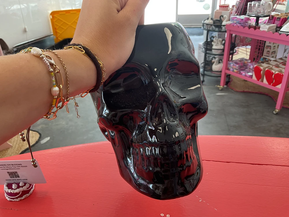 Skull pot