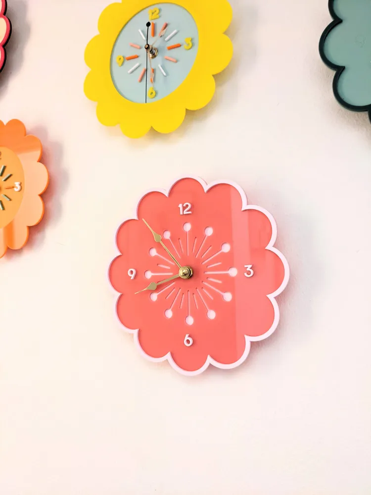 Retro Daisy Wall Clock