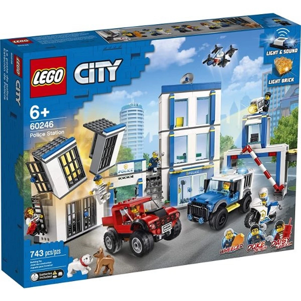 LEGO City: Police Station – 743 pieces