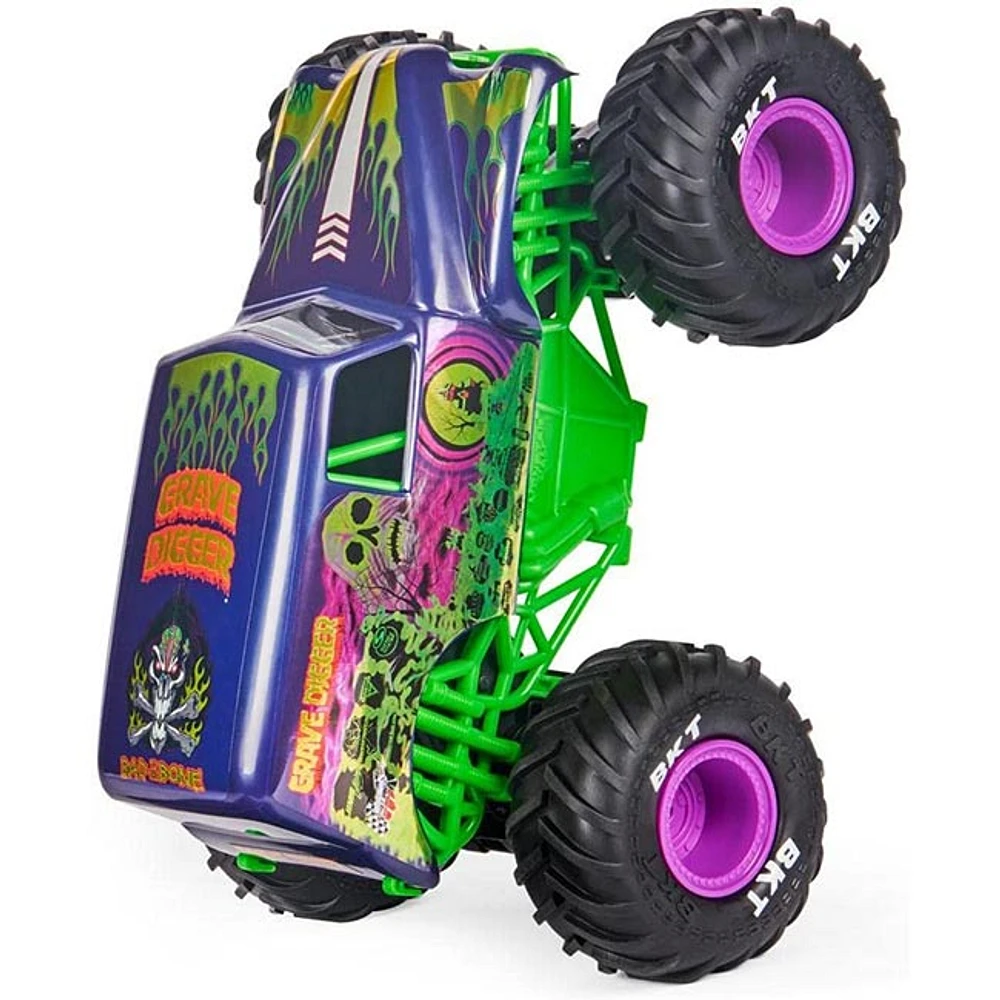  Monster Jam, Official Grave Digger Remote Control Truck 1:15  Scale, 2.4GHz : Toys & Games